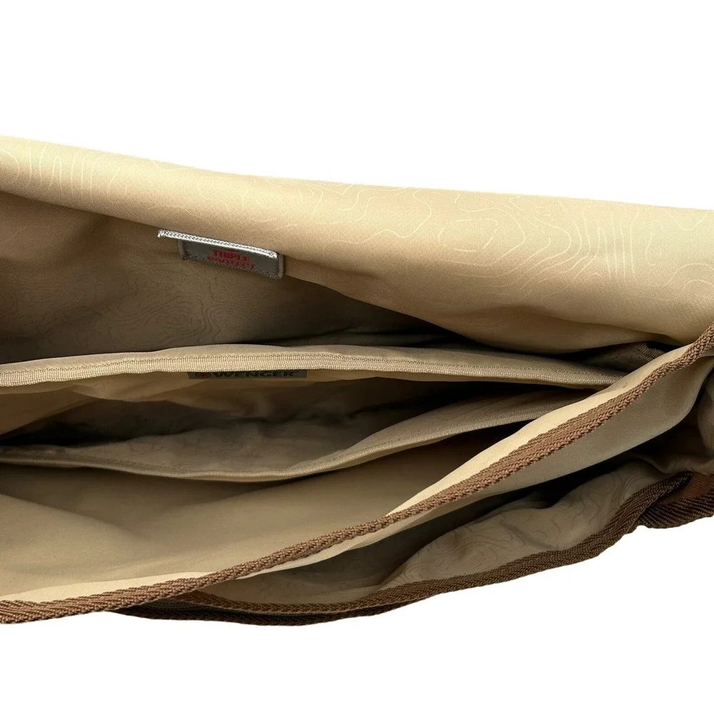 Wenger Water Repelling Waxed‎ Canvas Messenger Shoulder Bag Brown 16in Laptop